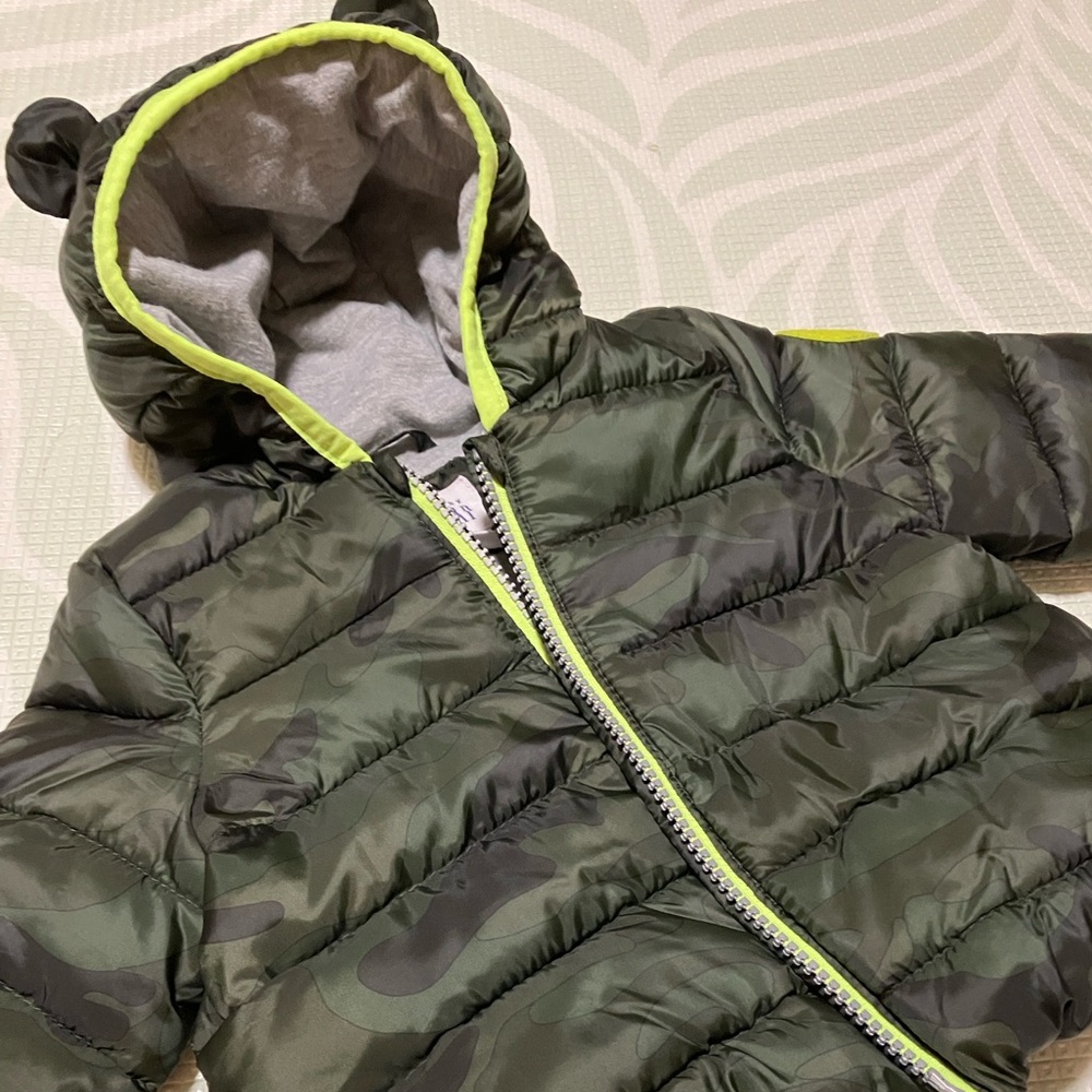Baby Gap 0-6 Months Dark Green Camo Hooded Lightweight Puffer Jacket w/ Ears